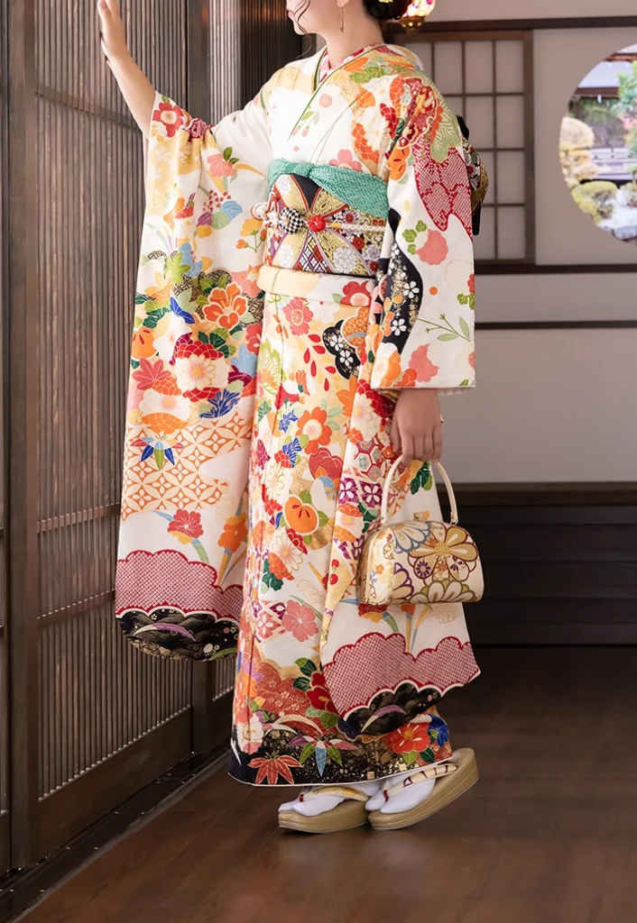 白黒松竹梅菊の振袖を実際に着用したコーディネート例