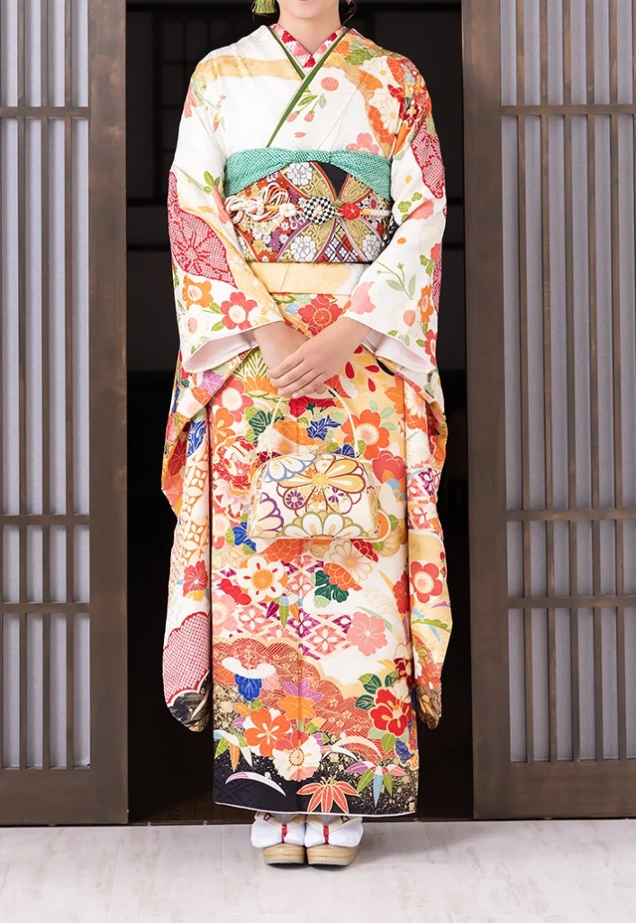 白黒松竹梅菊の振袖を実際に着用したコーディネート例