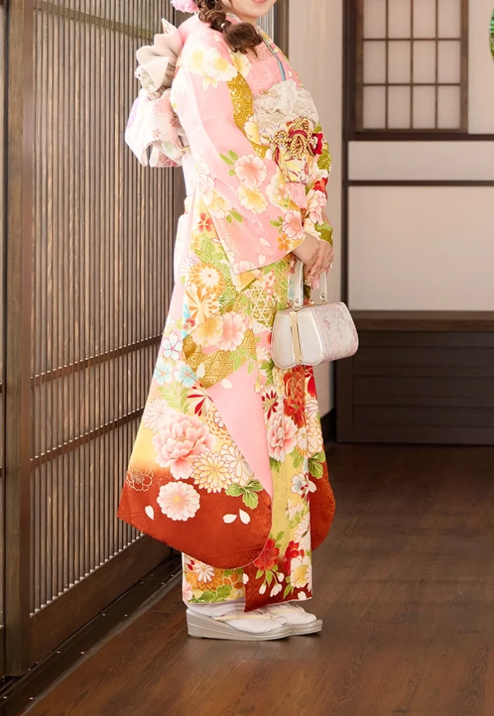京都の成人式振袖レンタル 桃色牡丹桜の横姿コーディネート