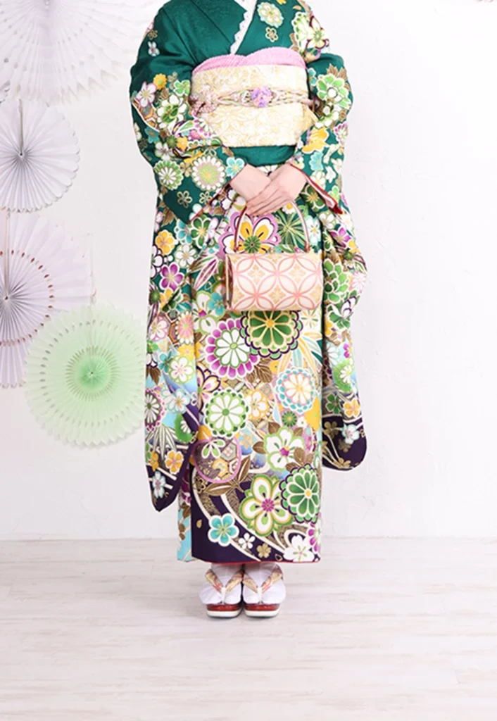 レンタル振袖 A-23 緑四季の花 正面全身の着姿