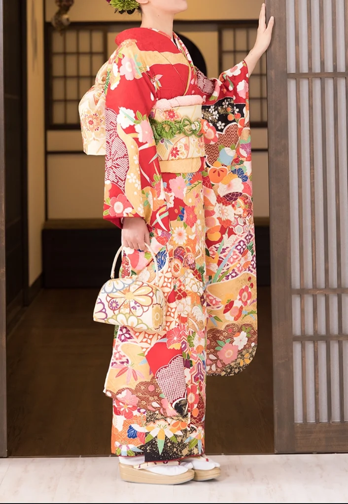 京都で成人式に人気の赤金松竹梅牡丹振袖レンタル|前撮り着用例