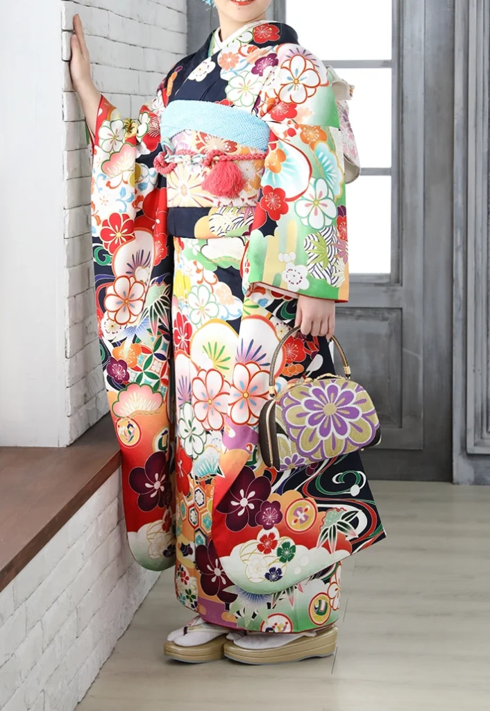 京都で成人式に人気の紺梅モダン振袖レンタル着用例