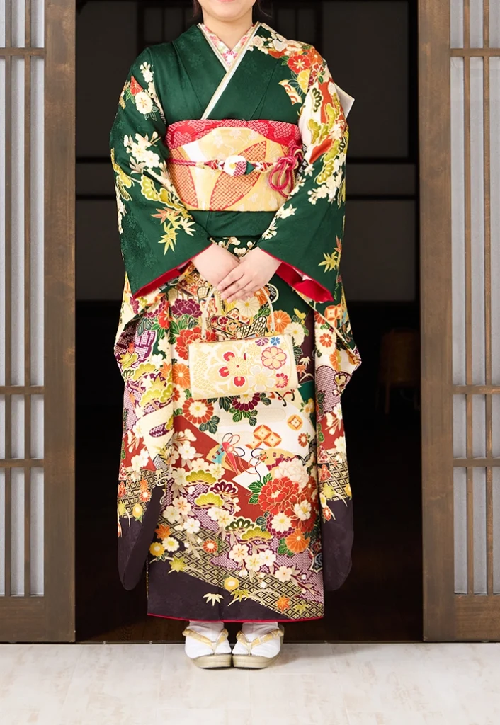 京都で成人式に人気の千歳緑御所車牡丹振袖レンタル着用例