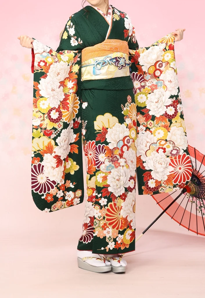 深緑白牡丹の振袖A-12 別コーディネートの正面着用例