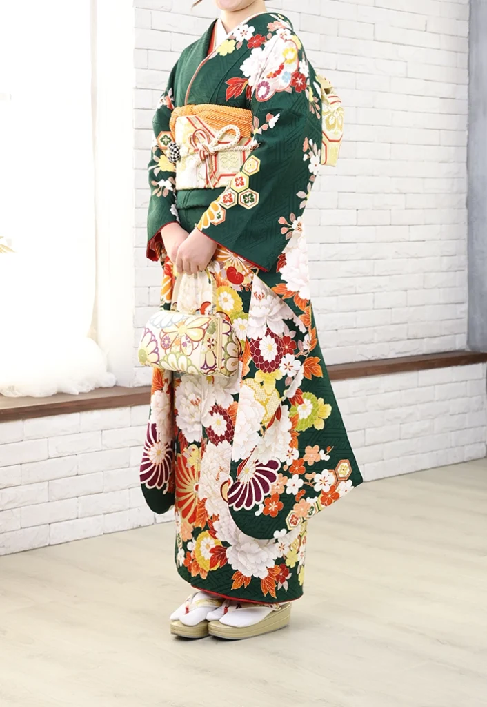 深緑白牡丹振袖の全身コーディネート例|京都で振袖レンタル・前撮り撮影