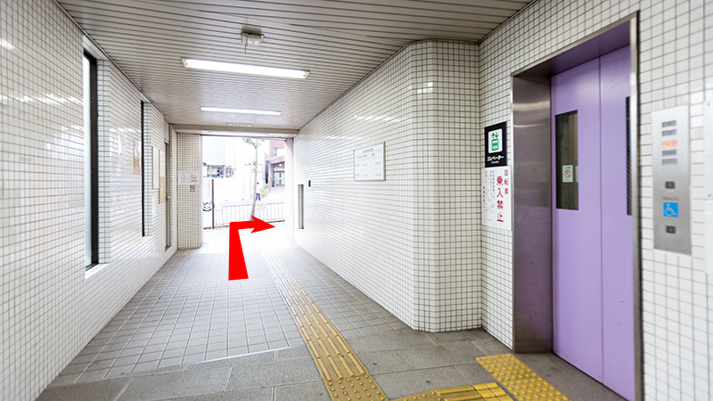 証明写真スタジオヘ道順　東野駅2番出口