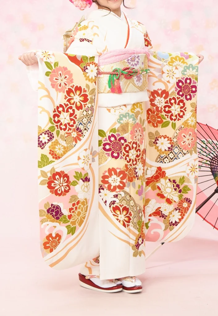 白地に桜と橙が映える振袖コーディネート|京都の振袖レンタル実例